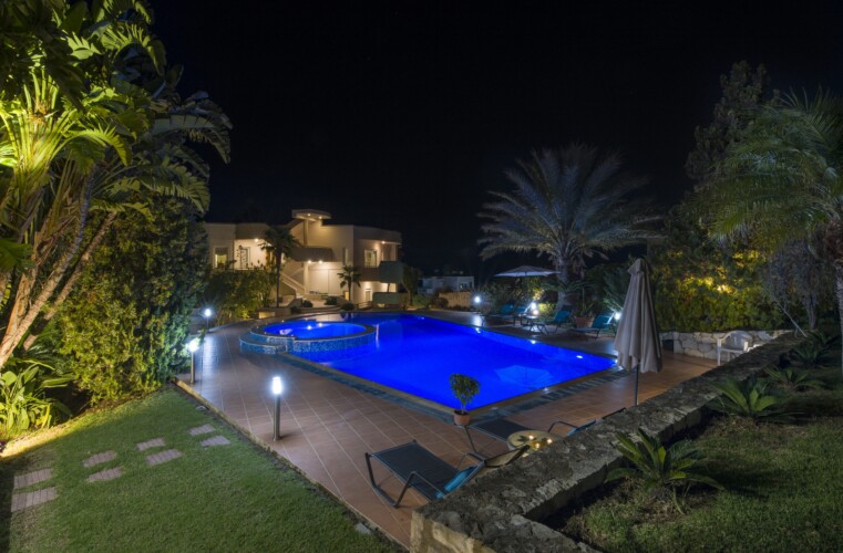 Villa with Pool in Stalos Chania