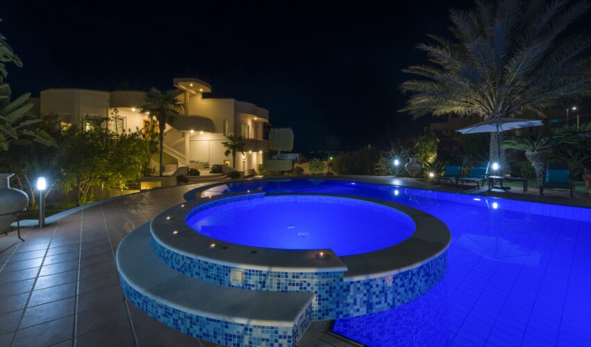 Villa with Pool in Stalos Chania