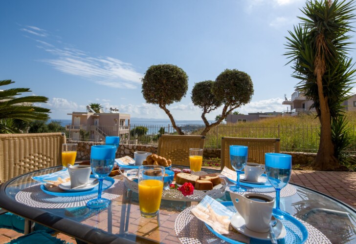 Villa with Pool in Stalos Chania