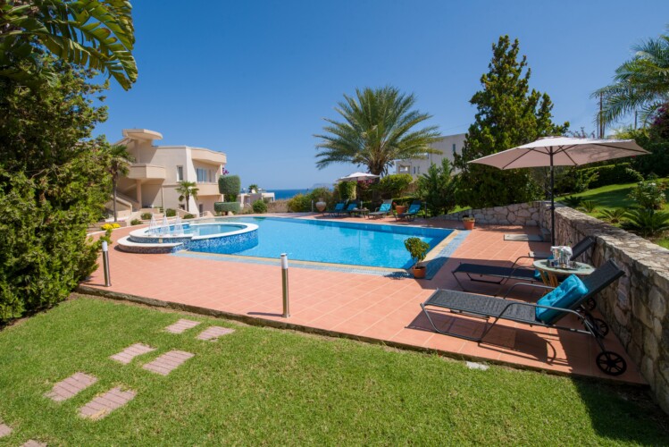 Villa with Pool in Stalos Chania