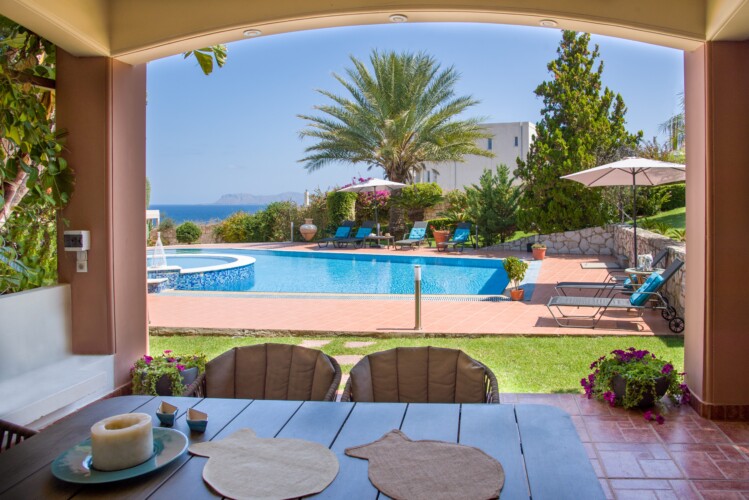 Villa with Pool in Stalos Chania