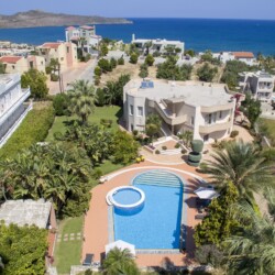 Villa with Pool in Stalos Chania