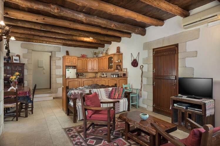 Traditional Villa with Private Pool in Chania