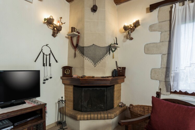 Traditional Villa with Private Pool in Chania