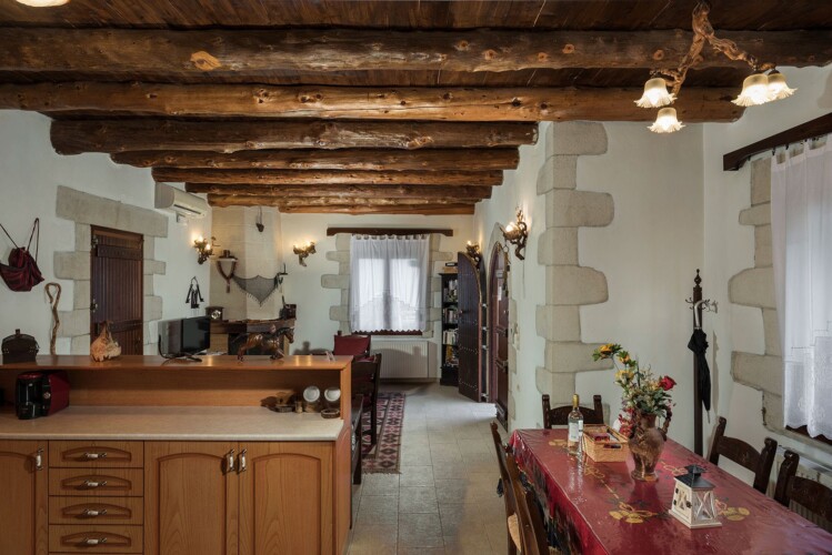Traditional Villa with Private Pool in Chania