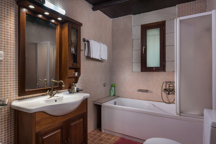 Traditional Villa with Private Pool in Chania