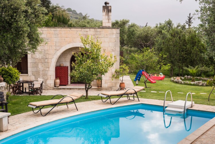 Traditional Villa with Private Pool in Chania