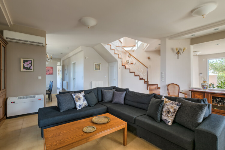 Villa with private pool in Stavros Chania