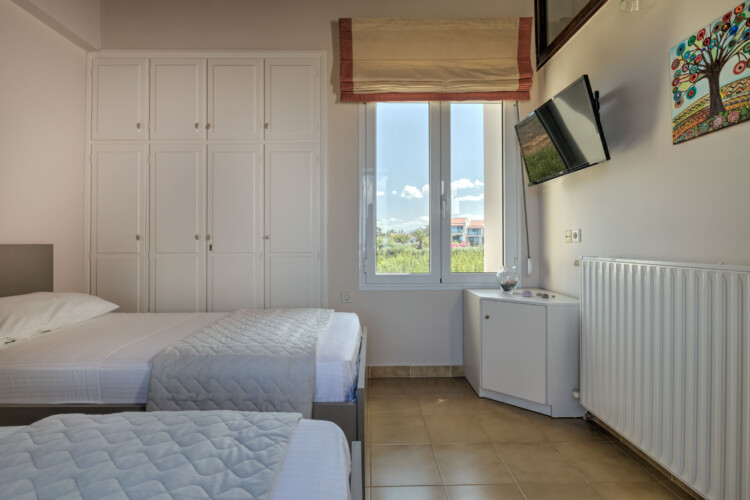 Villa with private pool in Stavros Chania