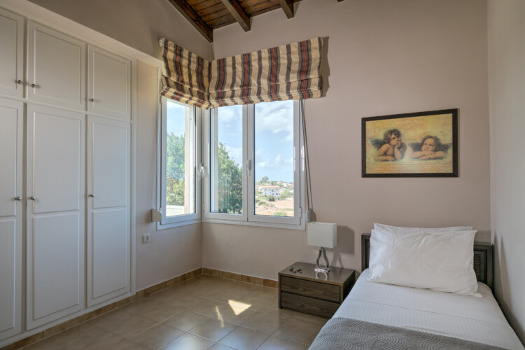 Villa with private pool in Stavros Chania