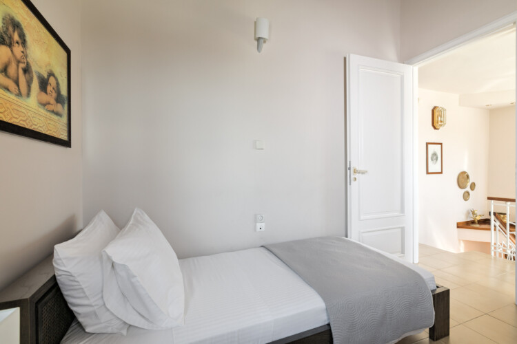 Villa with private pool in Stavros Chania