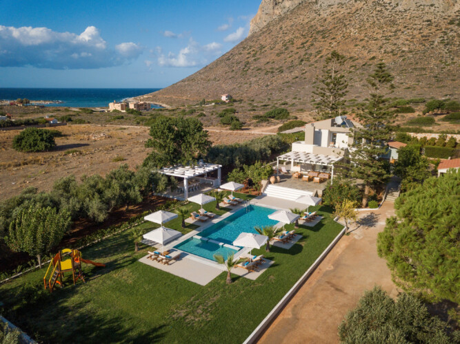 Villa with private pool in Stavros Chania