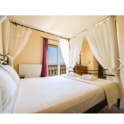 Family Villa in Akrotiri Chania