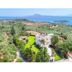 Villa with Private pool in Akrotiri Chania