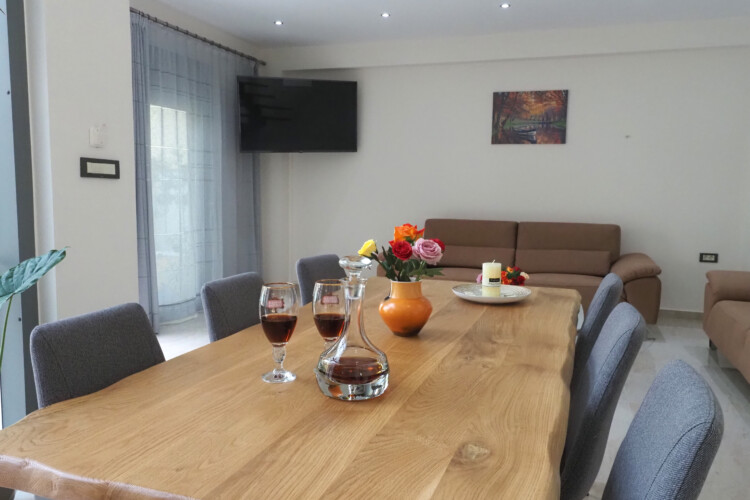 Family Villa with private pool in Agioi Apostoli, Chania