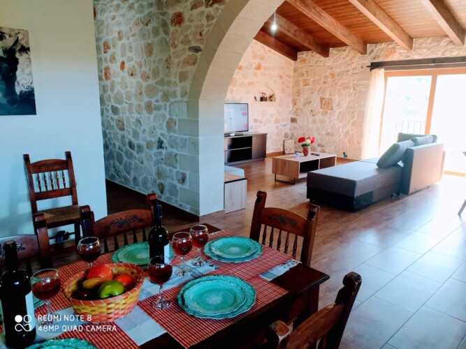 Traditional Family Villa in Pemonia, Chania