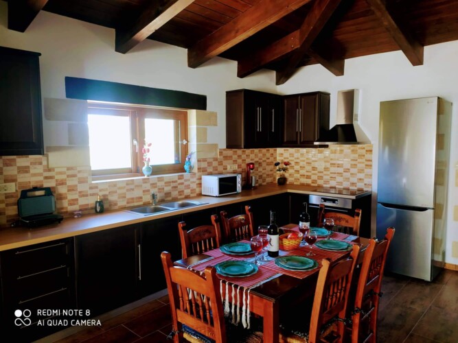 Traditional Family Villa in Pemonia, Chania
