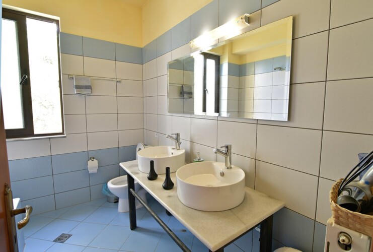 Farm Villa in Agia Marina