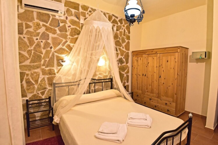 Villa with pool in Agia Marina, Chania - Gabriele