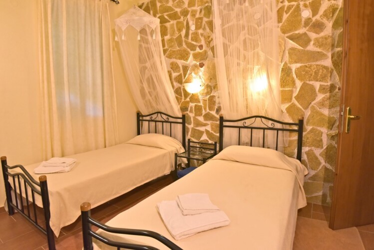 Villa with pool in Agia Marina, Chania - Gabriele