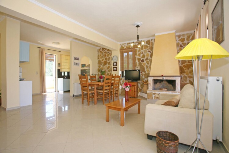Villa with pool in Agia Marina, Chania - Gabriele