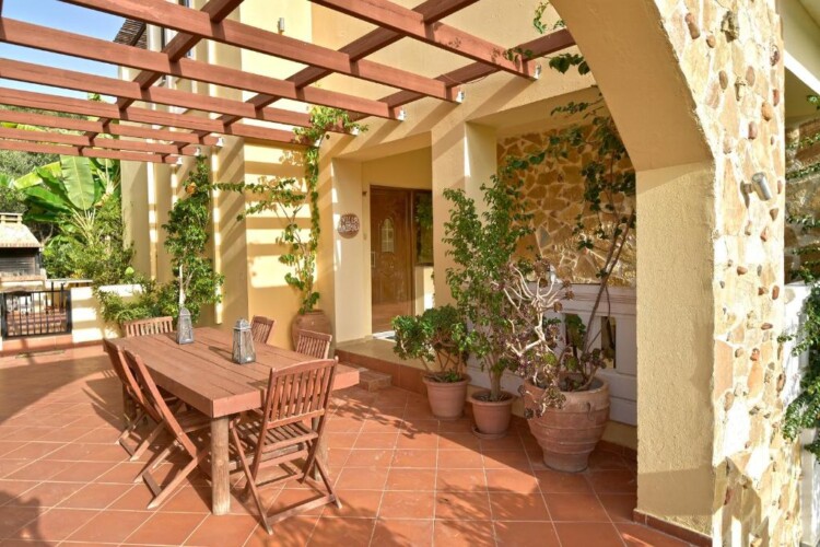 Farm Villa in Agia Marina