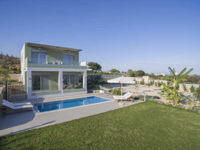 villa with private pool in Agios Onoufrios, Chania