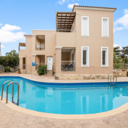 Luxury Villa with Pool in Maleme