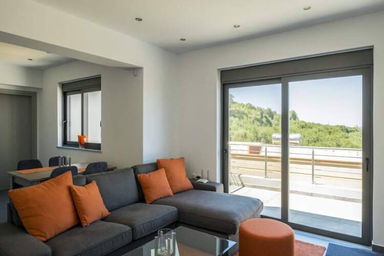 KAYZO LUXURY APARTMENT WITH POOL