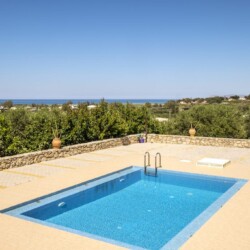 KAYZO LUXURY APARTMENT WITH POOL