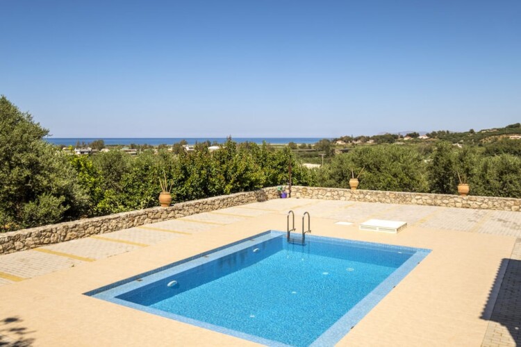 KAYZO LUXURY APARTMENT WITH POOL